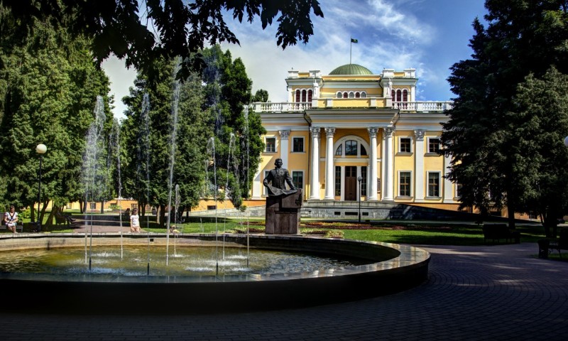 Гомельскі палацава-паркавы ансамбль в Минске